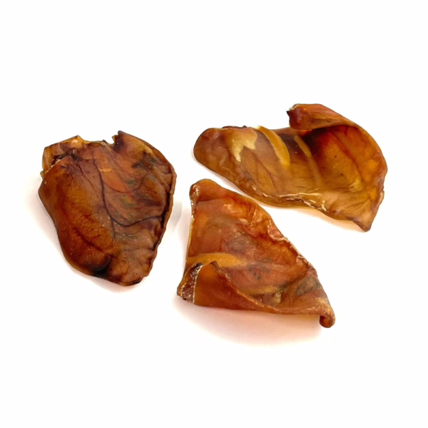 Pig ears, low odor, in a group